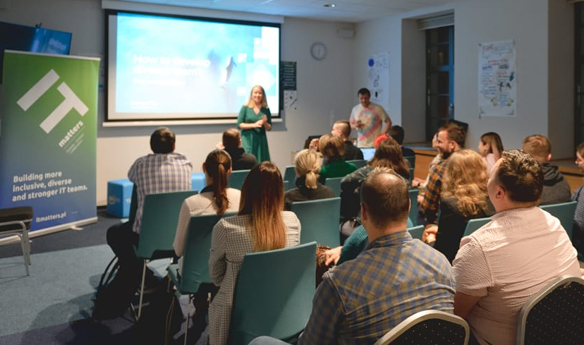 Joanna kicking off ITMatters meetup in Wroclaw.